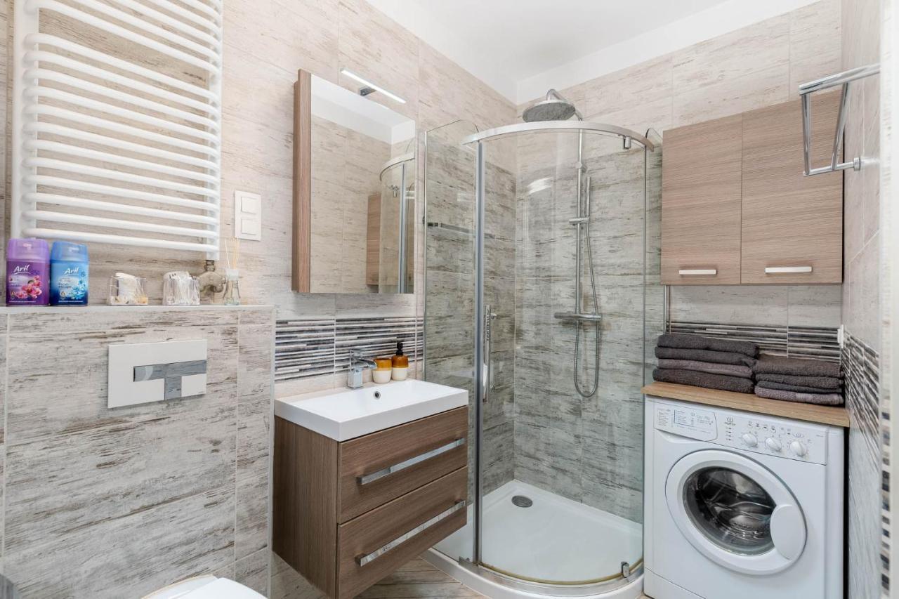 Chill Apartment - Ludwika Rydygiera Krakow Luaran gambar